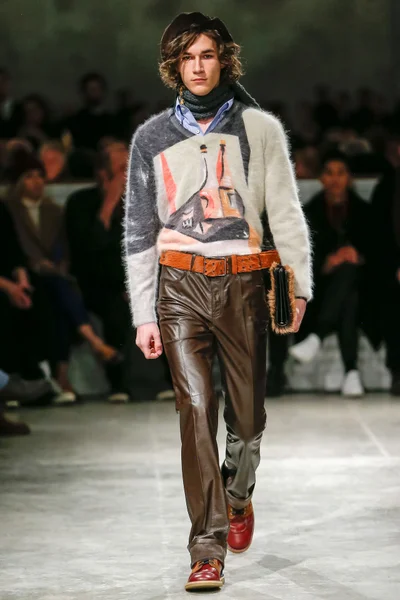 Look 43